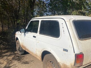 1999 Lada (ВАЗ) 2121 (4x4) I Рестайлинг, белый, 180000 рублей, вид 1