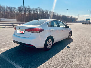 2017 Kia Cerato III Рестайлинг (Classic), белый, 925000 рублей, вид 5