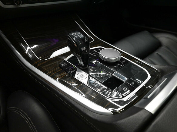 2019 BMW X5 40i IV (G05/G18), белый, 5000000 рублей - вид 16