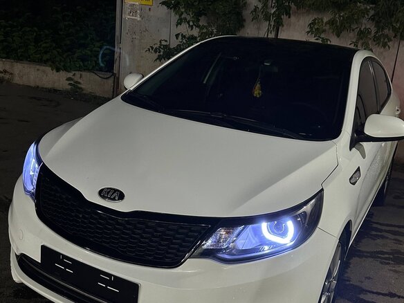 2015 Kia Rio III Рестайлинг, белый, 900000 рублей - вид 11