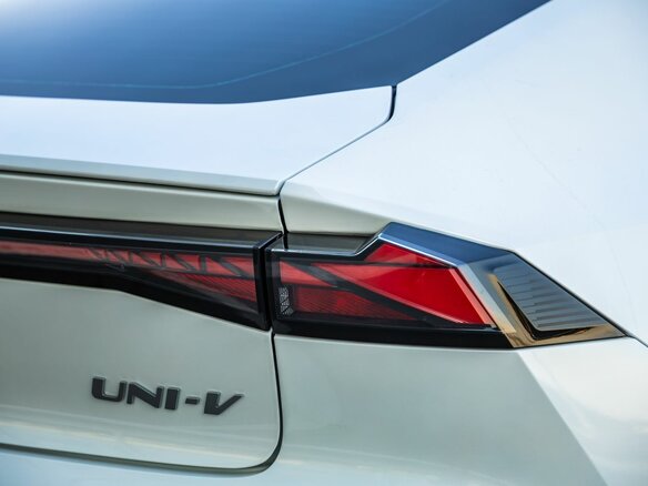 2024 Changan UNI-V I, белый, 2368000 рублей - вид 12