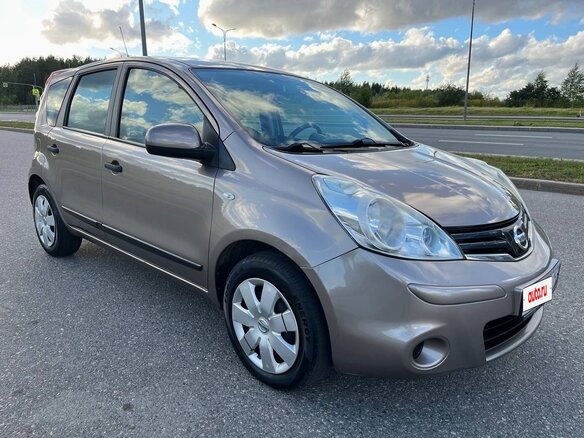2013 Nissan Note I Рестайлинг, бежевый, 770000 рублей - вид 1