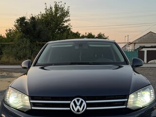 2010 Volkswagen Touareg II, синий, 2000000 рублей, вид 2
