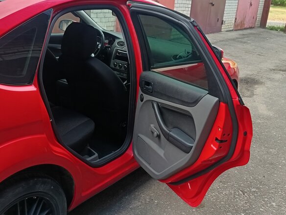 2010 Ford Focus II Рестайлинг, красный, 499999 рублей - вид 10