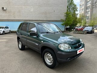 2011 Chevrolet Niva I Рестайлинг, зелёный, 630000 рублей, вид 3