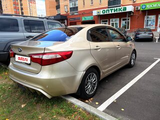 2013 Kia Rio 5-speed III, бежевый, 780000 рублей, вид 4
