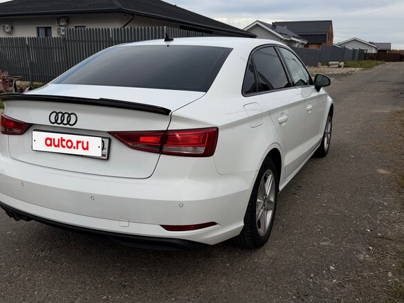 2018 Audi A3 III (8V) Рестайлинг, белый, 1350000 рублей - вид 4