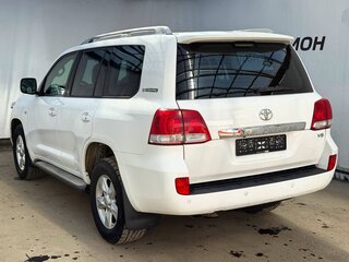 2011 Toyota Land Cruiser 200 Series, белый, 2986890 рублей, вид 3