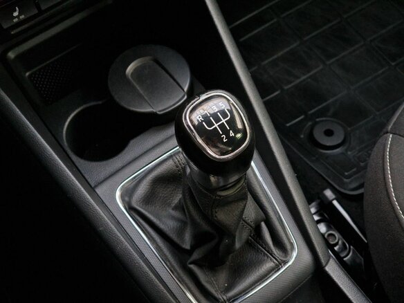 2020 Skoda Rapid II, красный, 1430000 рублей - вид 18