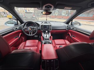 2017 Porsche Cayenne GTS II Рестайлинг (958), серебристый, 5500000 рублей, вид 4