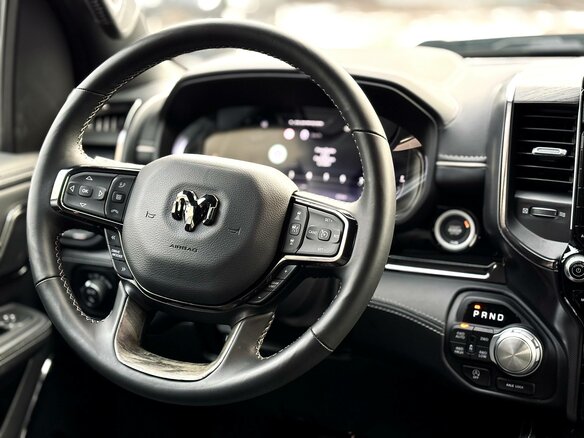 2026 Ram 1500 Crew Cab V Рестайлинг, синий - вид 14