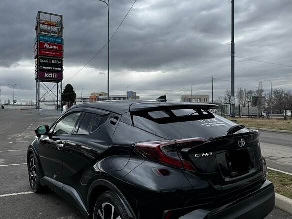 2017 Toyota C-HR I, чёрный, 2150000 рублей