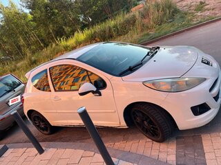2010 Peugeot 207 I Рестайлинг, белый, 280000 рублей, вид 4