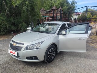 2012 Chevrolet Cruze I, серебристый, 825000 рублей, вид 3
