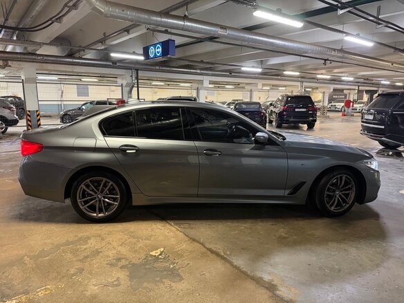 2018 BMW 5 серии 520d xDrive VII (G30/G31/G38), серый - вид 3