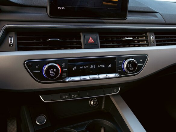 2019 Audi A4 V (B9), чёрный, 2155000 рублей - вид 10