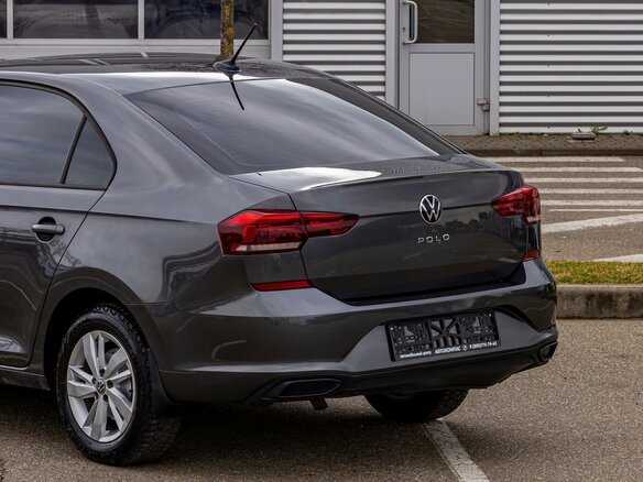 2022 Volkswagen Polo VI, серый, 1395000 рублей - вид 9