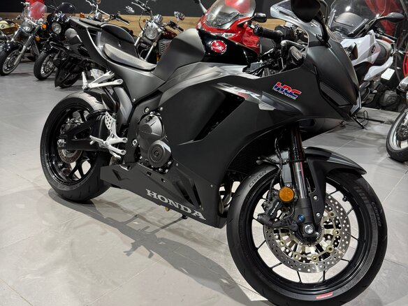 2023 Honda CBR 600RR, чёрный, 895000 рублей - вид 4