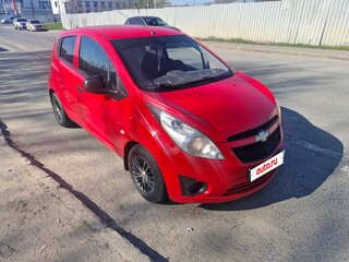2013 Chevrolet Spark III, красный, 800000 рублей, вид 2