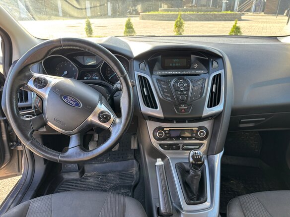 2014 Ford Focus III, серый, 800000 рублей - вид 3