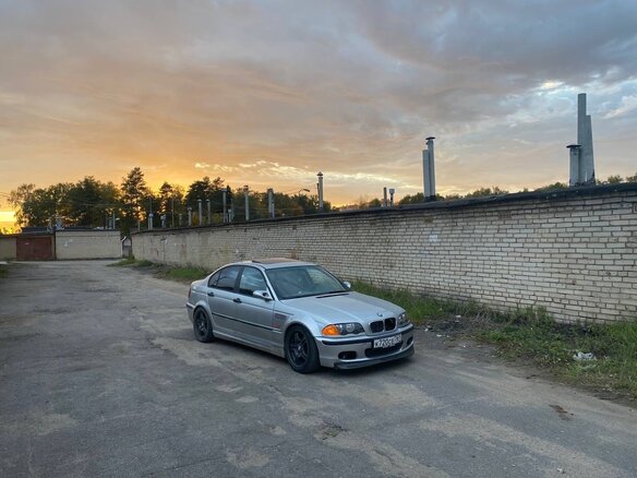1999 BMW 3 серии 316i IV (E46), серебристый