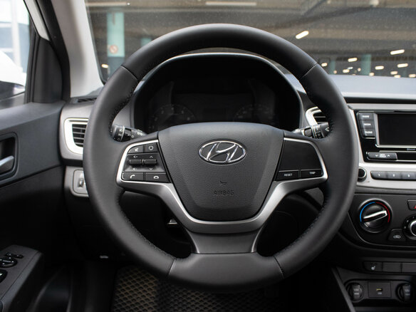 2020 Hyundai Solaris II Рестайлинг, белый, 1400000 рублей - вид 6
