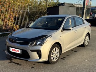 2017 Kia Rio IV, серебристый, 1500000 рублей, вид 1