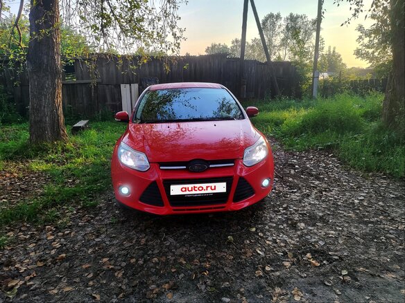 2011 Ford Focus III, красный, 705000 рублей - вид 1