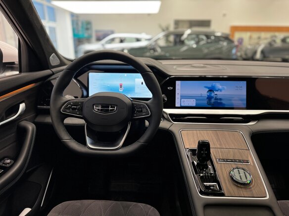 2026 Geely Monjaro I, белый, 4954990 рублей - вид 12