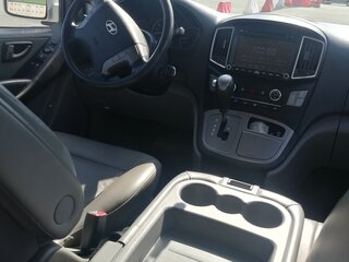 2017 Hyundai Grand Starex I Рестайлинг, белый, 2100000 рублей, вид 3