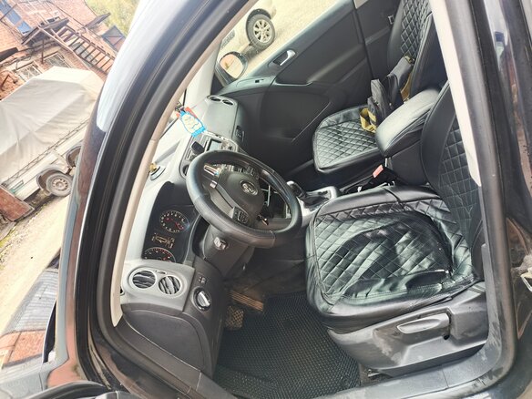 2011 Volkswagen Tiguan I, чёрный, 950000 рублей - вид 13