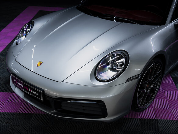 2020 Porsche 911 Carrera 4S VIII (992), серый, 16500000 рублей - вид 4
