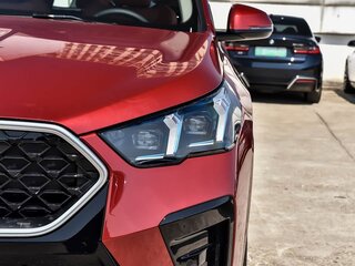 2025 BMW X2 sDrive25i II (U10), красный, 6840000 рублей, вид 4
