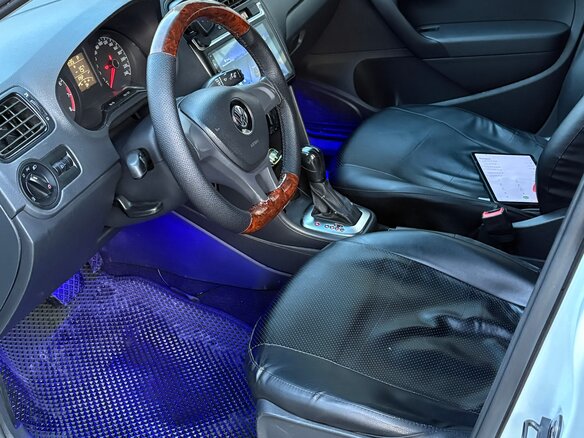 2019 Volkswagen Polo V Рестайлинг, белый, 900000 рублей - вид 17