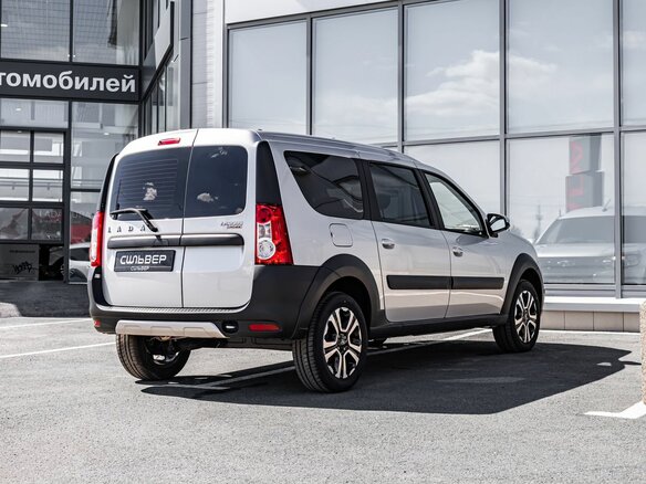 2026 Lada (ВАЗ) Largus Cross I Рестайлинг, серебристый, 2042000 рублей - вид 2