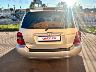 2005 Toyota Highlander I (XU20) Рестайлинг, серебристый, 1100000 рублей, вид 4