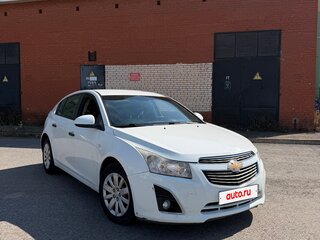 2012 Chevrolet Cruze I Рестайлинг, белый, 700000 рублей, вид 3