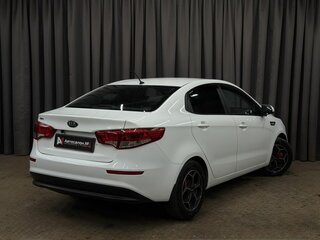 2016 Kia Rio III Рестайлинг, белый, 759999 рублей, вид 4
