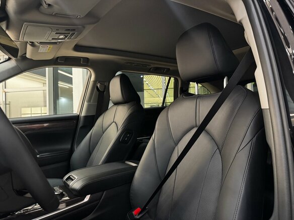 2025 Toyota Highlander IV (XU70), чёрный, 6100000 рублей - вид 8