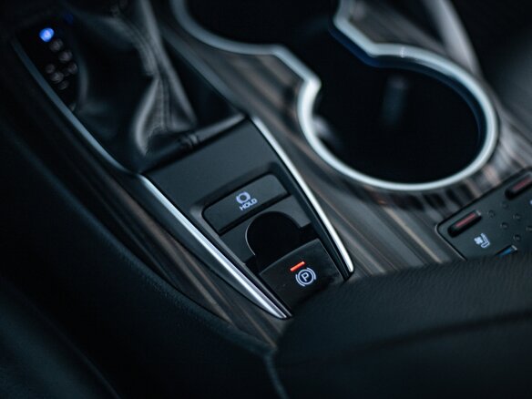 2019 Toyota Camry VIII (XV70), белый, 3500000 рублей - вид 36