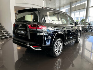 2025 Toyota Land Cruiser 300 Series, чёрный, 15546500 рублей, вид 5