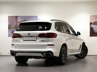 2019 BMW X5 30d IV (G05/G18), белый, 6490000 рублей, вид 5