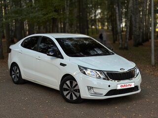 2013 Kia Rio 5-speed III, белый, 640000 рублей, вид 1