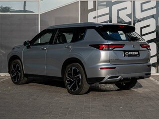 2023 Mitsubishi Outlander IV, серый, 4675000 рублей, вид 2