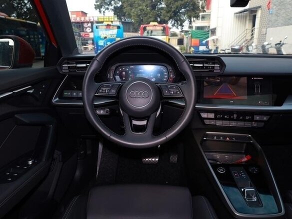 2021 Audi A3 Sportback 35 TFSI IV (8Y), красный, 1775000 рублей - вид 13