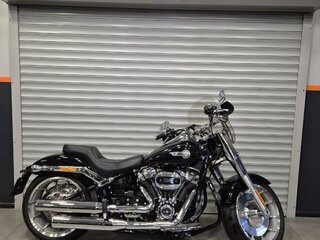 2023 Harley-Davidson Fat Boy, чёрный, 3250000 рублей, вид 2