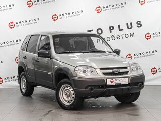 2013 Chevrolet Niva I Рестайлинг, серебристый, 549000 рублей, вид 1