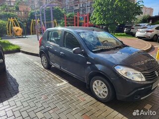 2010 Renault Sandero I, серый, 630000 рублей, вид 1