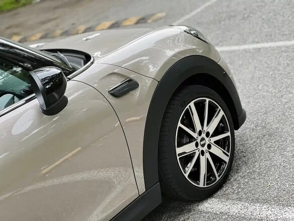 2023 Mini Hatch Cooper III (F55/F56) Рестайлинг 2, серый - вид 18