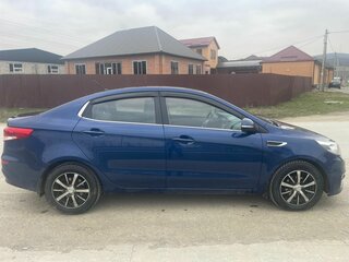 2015 Kia Rio 6-speed III, синий, 900000 рублей, вид 2